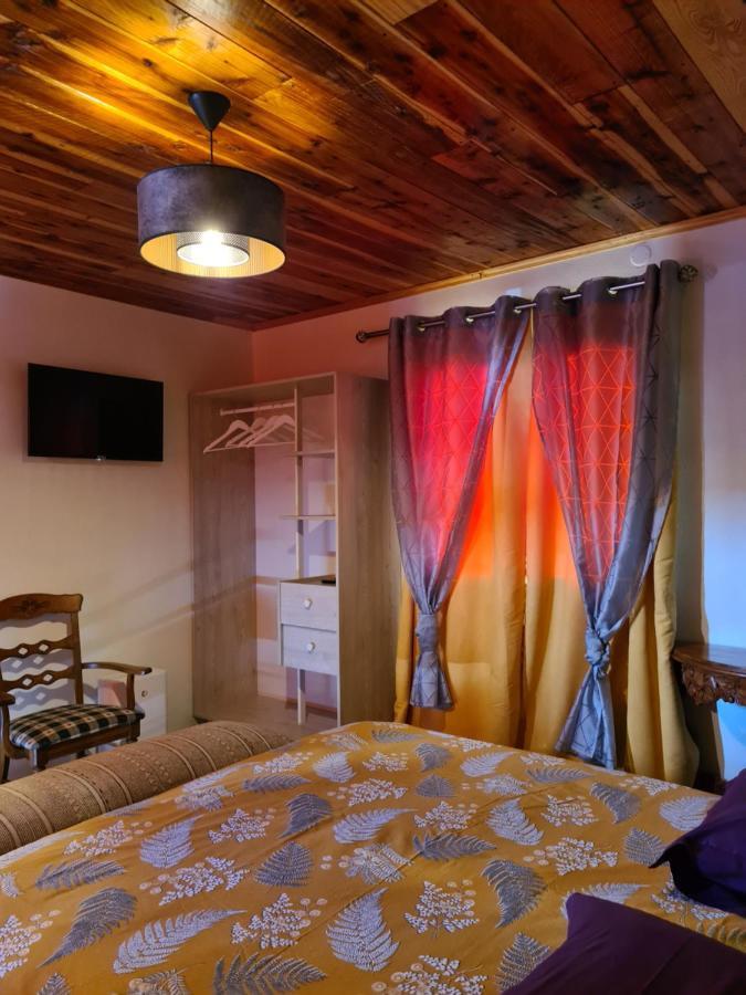 Chambres Et Tables D'Hote Du Voyageur ลาแปลน เดส์ ปาล์มิสต์ ภายนอก รูปภาพ