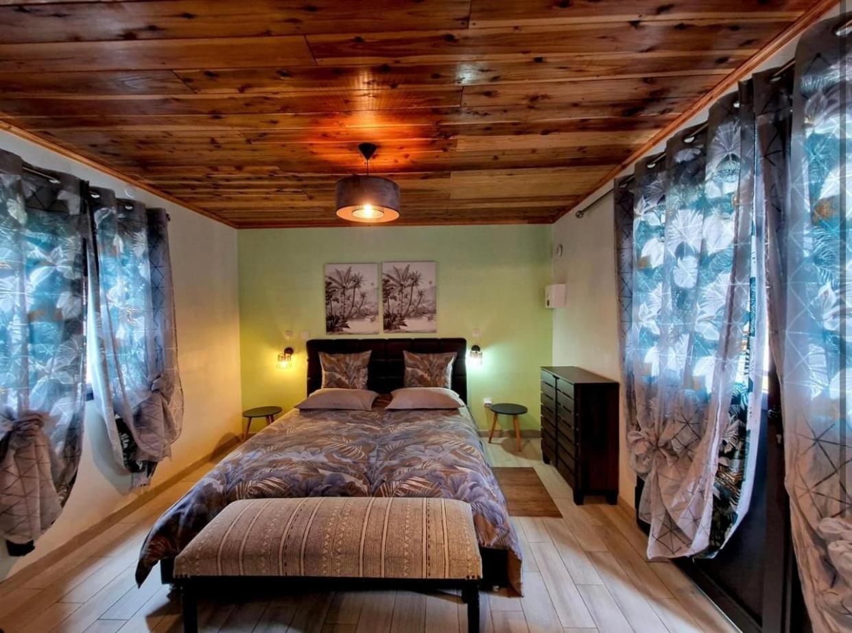 Chambres Et Tables D'Hote Du Voyageur ลาแปลน เดส์ ปาล์มิสต์ ภายนอก รูปภาพ