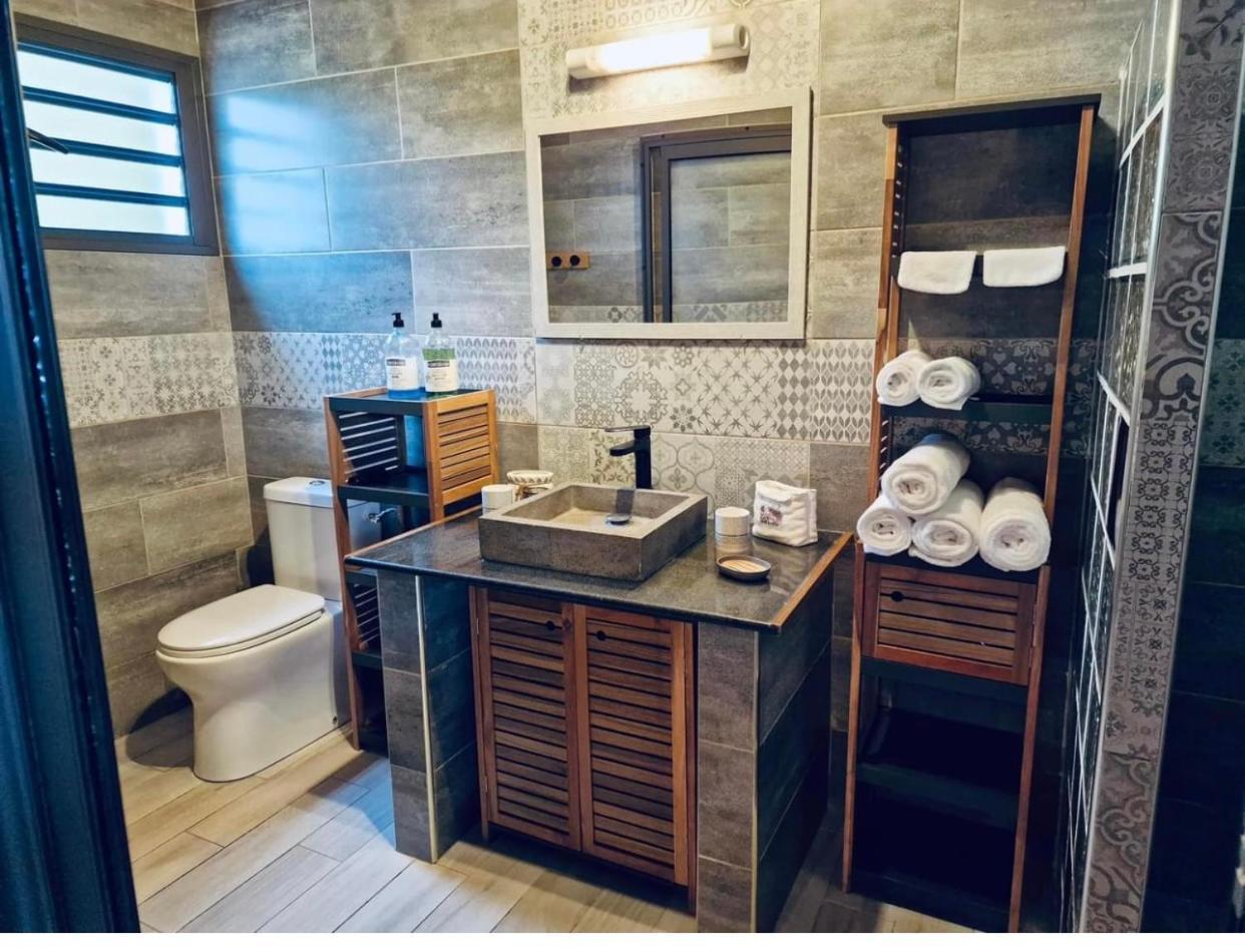 Chambres Et Tables D'Hote Du Voyageur ลาแปลน เดส์ ปาล์มิสต์ ภายนอก รูปภาพ